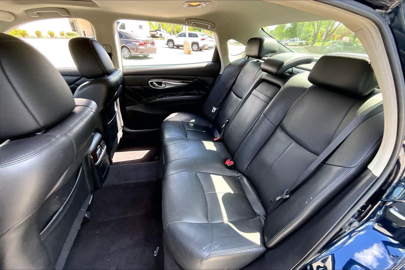 Used 2016 INFINITI Q70 L 3.7 AWD/4WD image 20