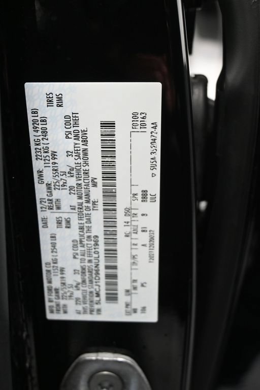 Used 2022 Lincoln Corsair AWD w/ Premium Package image 18