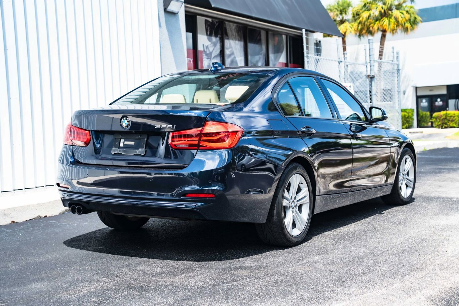 Used 2016 BMW 328i Sedan RWD image 4