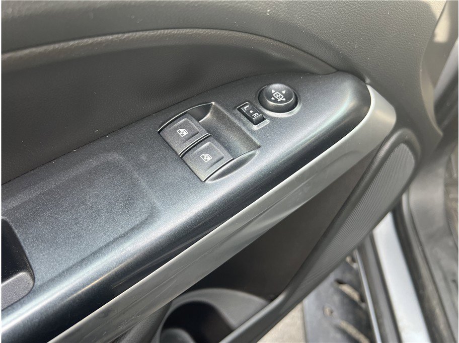 Used 2021 Chevrolet Colorado LT w/ Fleet Safety Package image 14