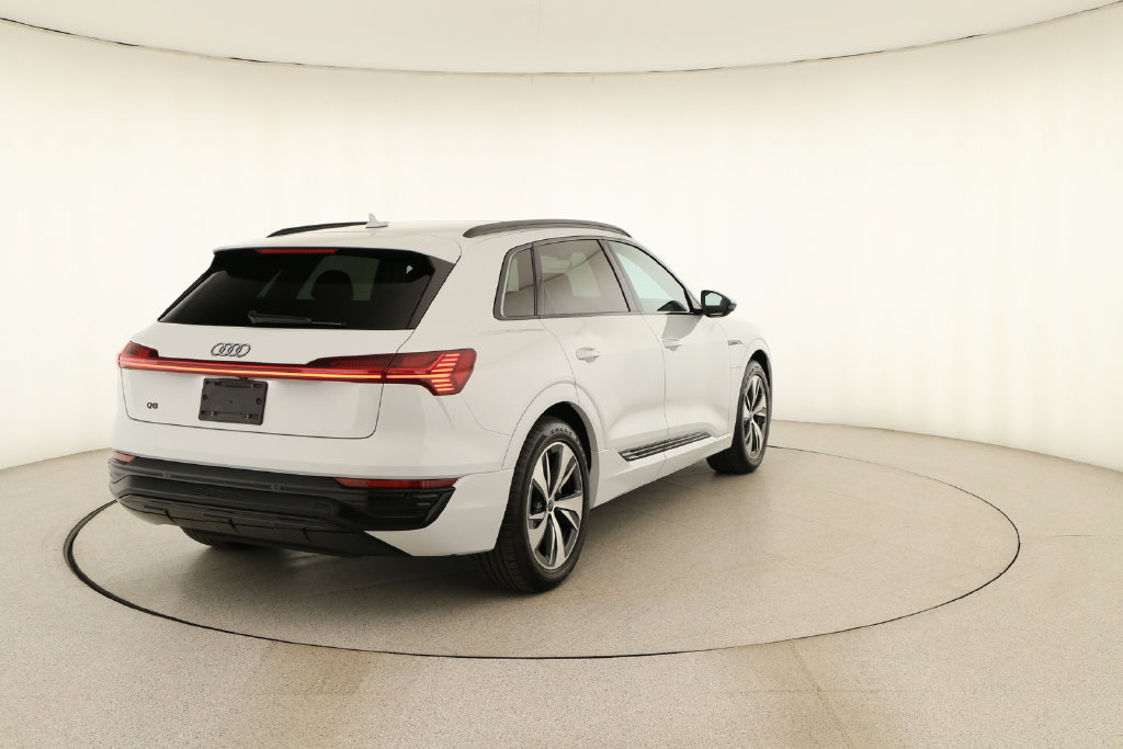 Certified 2024 Audi Q8 e-tron Premium Plus AWD/4WD image 6