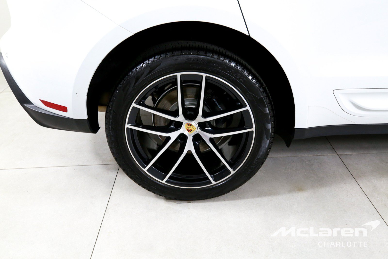 Used 2024 Porsche Macan w/ Premium Plus Package AWD/4WD image 30