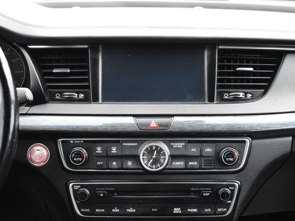 Used 2018 Kia Cadenza Limited image 22