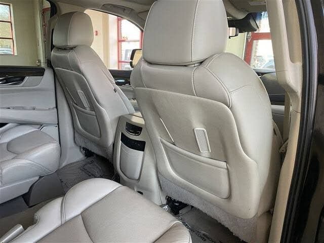 Used 2020 Cadillac Escalade Luxury AWD/4WD image 29