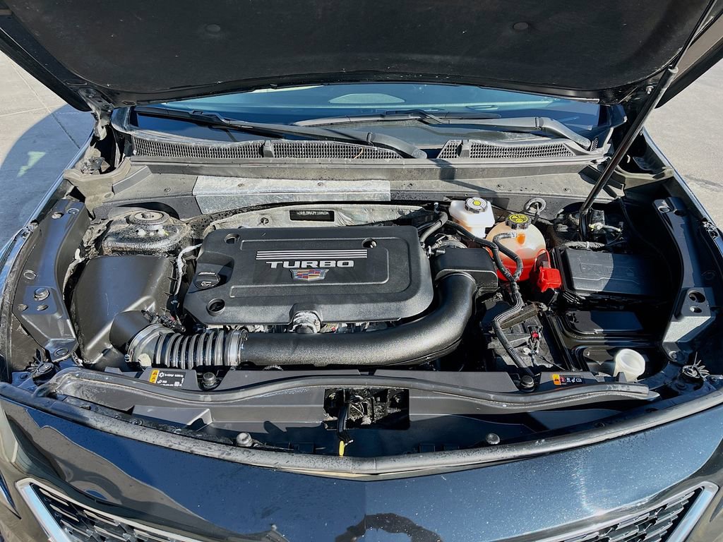 Used 2023 Cadillac XT4 Luxury w/ Cold Weather Package AWD/4WD image 32