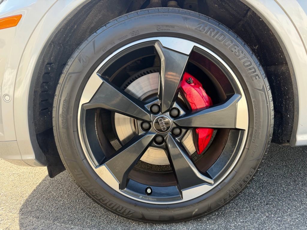 Used 2019 Audi SQ5 Prestige w/ Prestige Package image 11