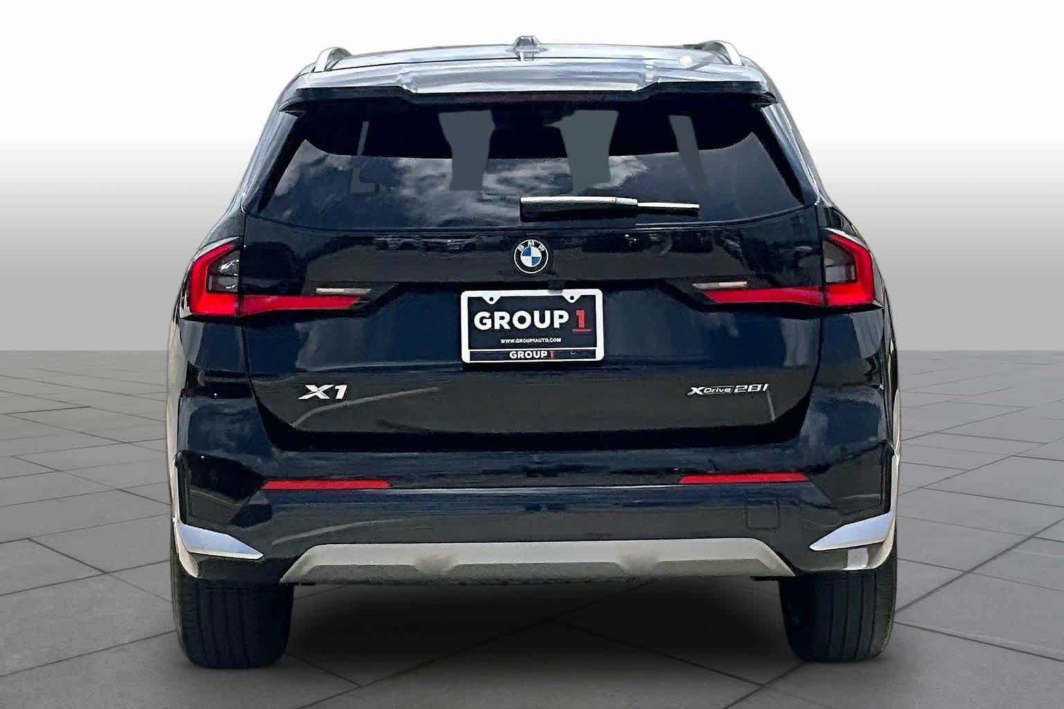 Used 2025 BMW X1 xDrive28i AWD/4WD image 4