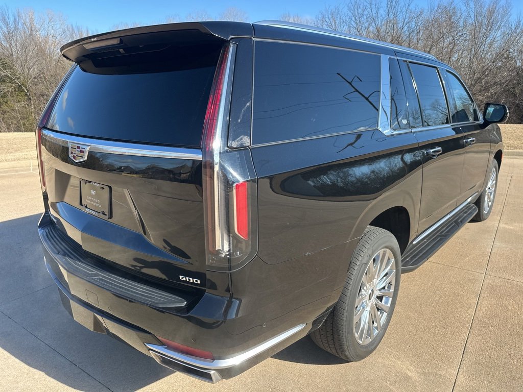 Used 2023 Cadillac Escalade ESV Premium Luxury image 5
