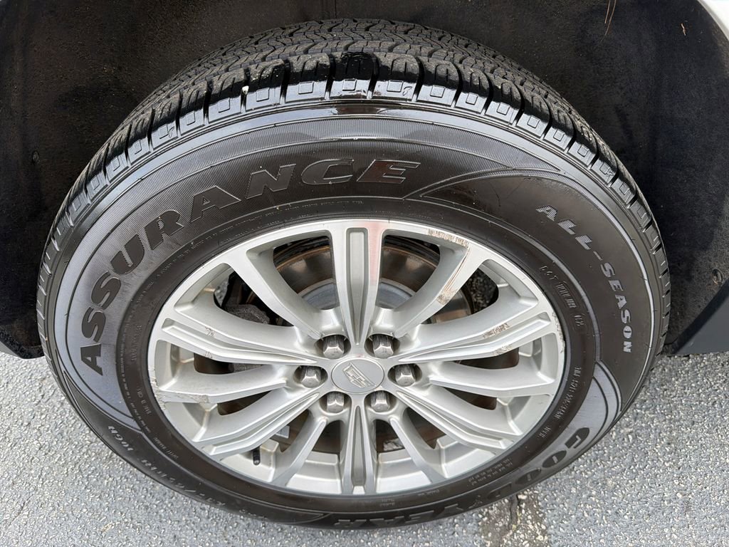 Used 2018 Cadillac XT5 Luxury w/ Driver Awareness Package image 17