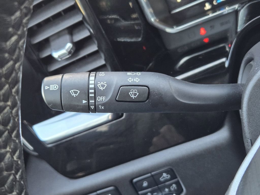 Used 2023 GMC Sierra 1500 SLT image 27