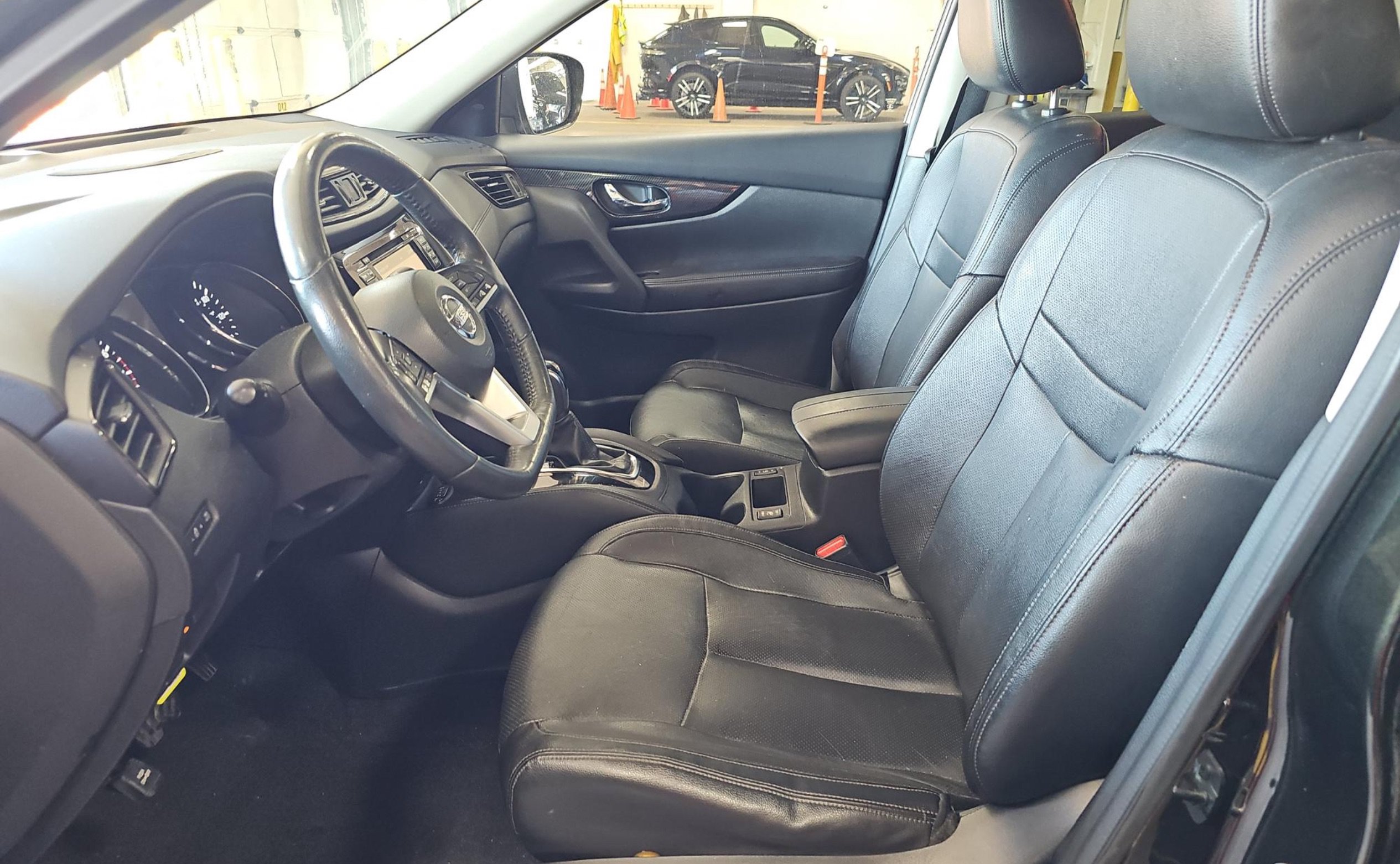Used 2017 Nissan Rogue SL w/ SL Premium Package AWD/4WD image 5
