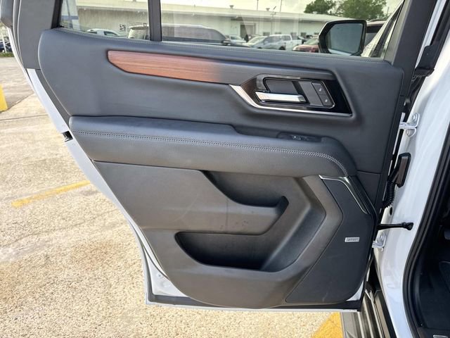 Used 2025 GMC Yukon Denali image 37