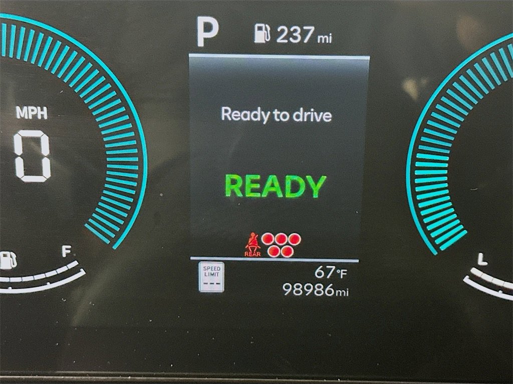 Used 2025 Hyundai Santa Fe SEL image 15