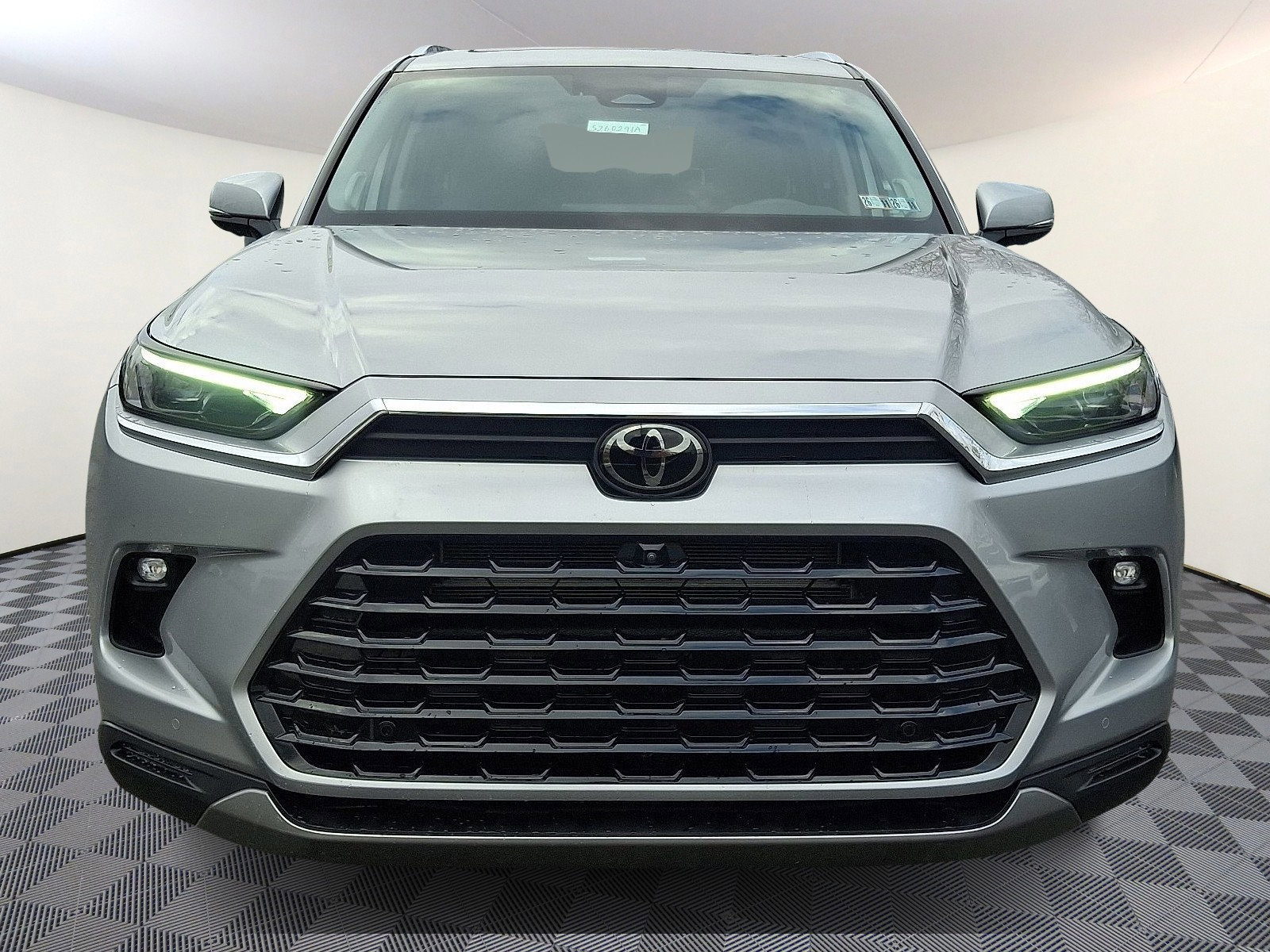 Used 2024 Toyota Grand Highlander Limited video 2