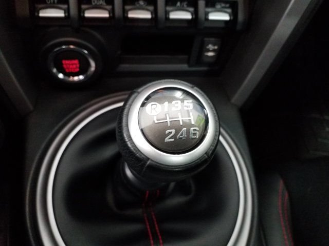 Used 2015 Subaru BRZ Limited w/ Popular Package #1B RWD image 6