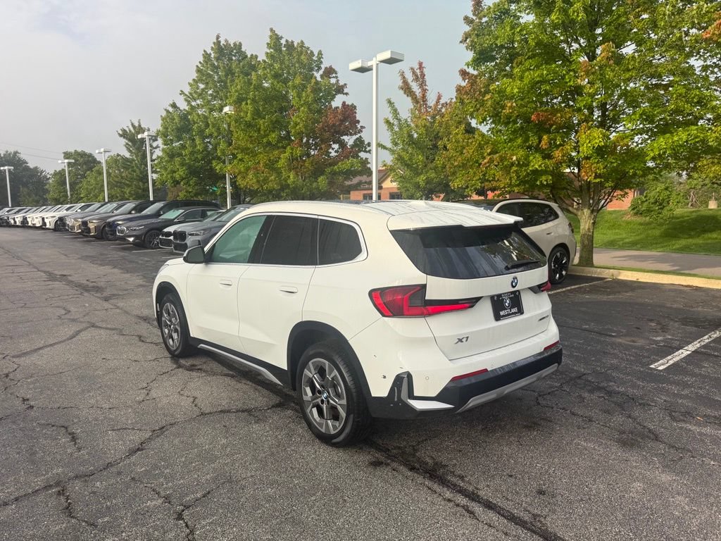 Used 2024 BMW X1 xDrive28i w/ Convenience Package AWD/4WD image 3