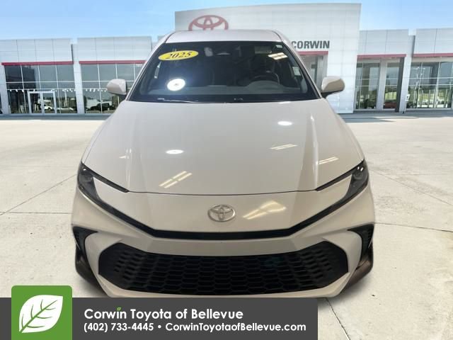 Used 2025 Toyota Camry SE image 8
