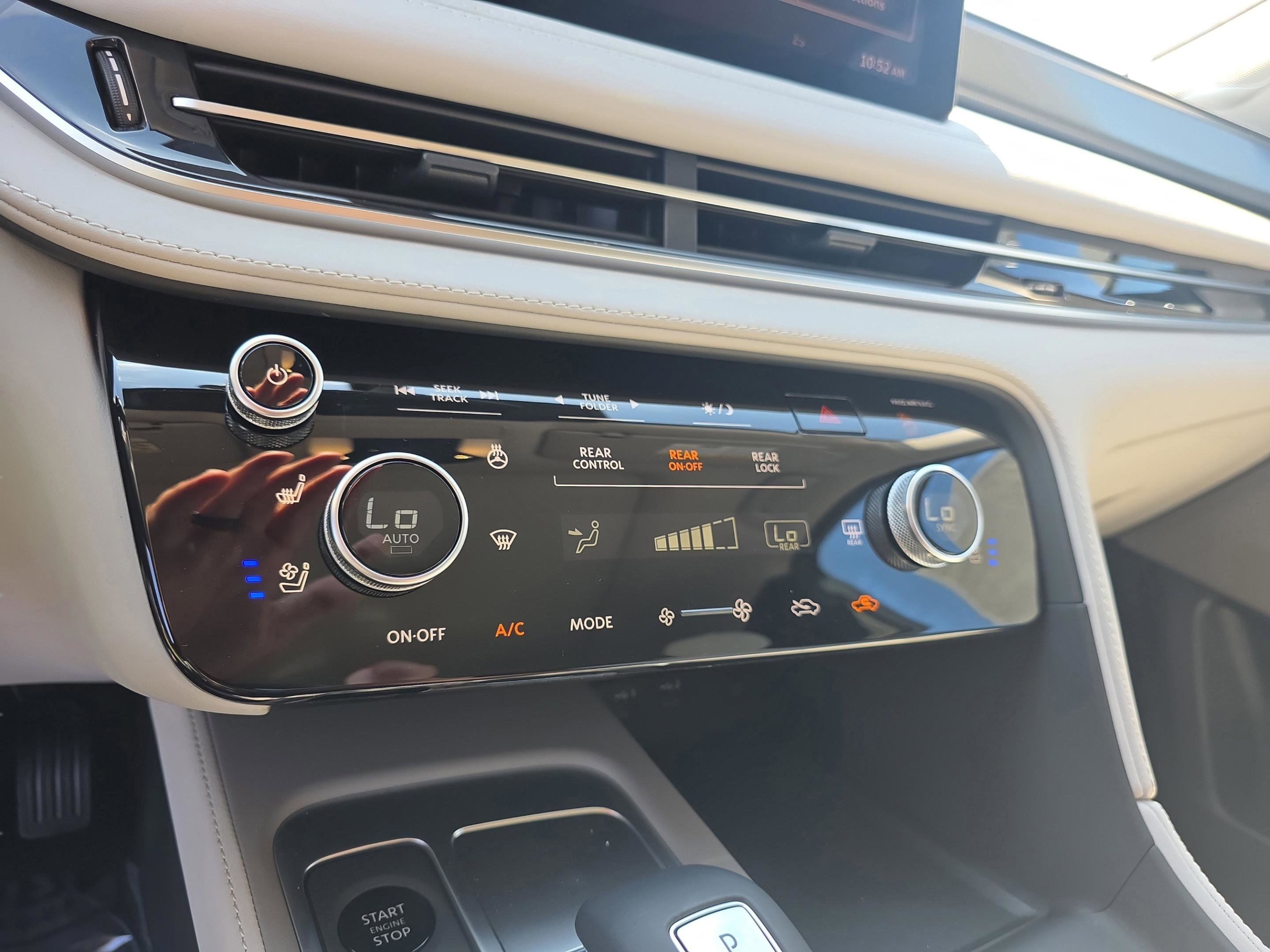 New 2026 INFINITI QX60 Luxe w/ Cargo Package image 23