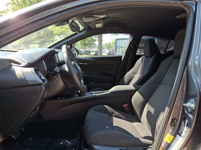 Used 2018 Toyota C-HR XLE FWD image 15