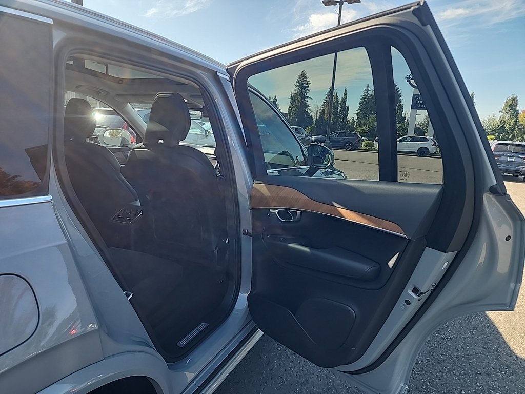 Certified 2024 Volvo XC90 T8 Plus w/ Protection Package Premier AWD/4WD image 17