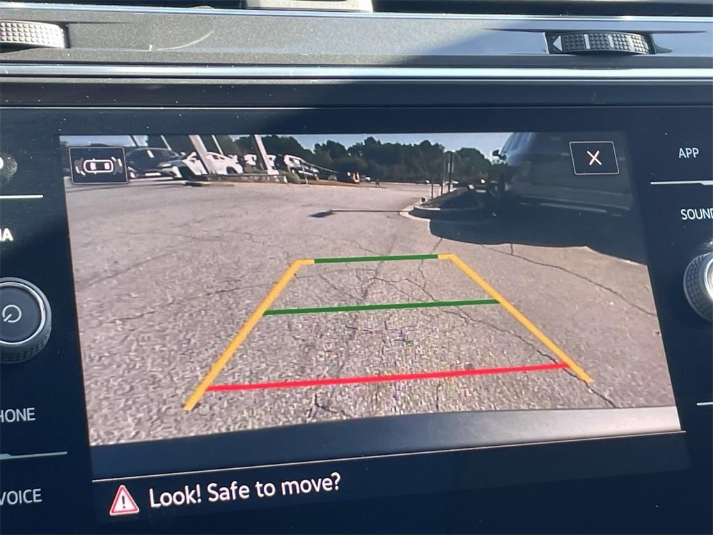 Certified 2022 Volkswagen Tiguan SE image 25