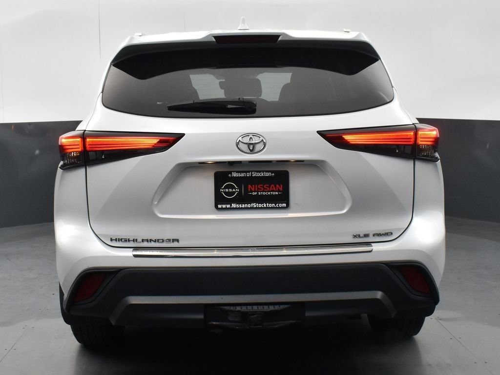 Used 2022 Toyota Highlander XLE image 7