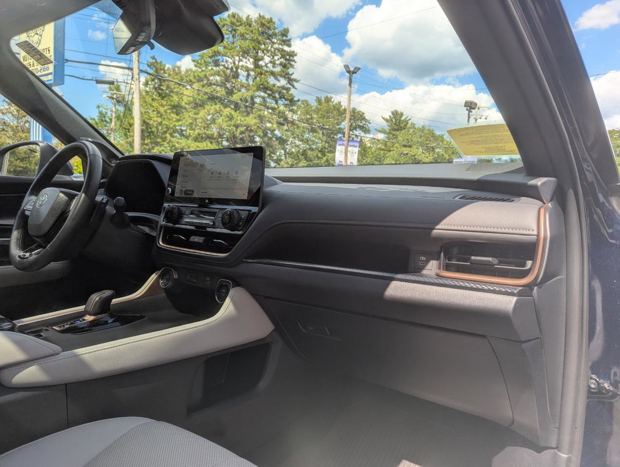 Used 2024 Toyota Grand Highlander AWD Hybrid image 39