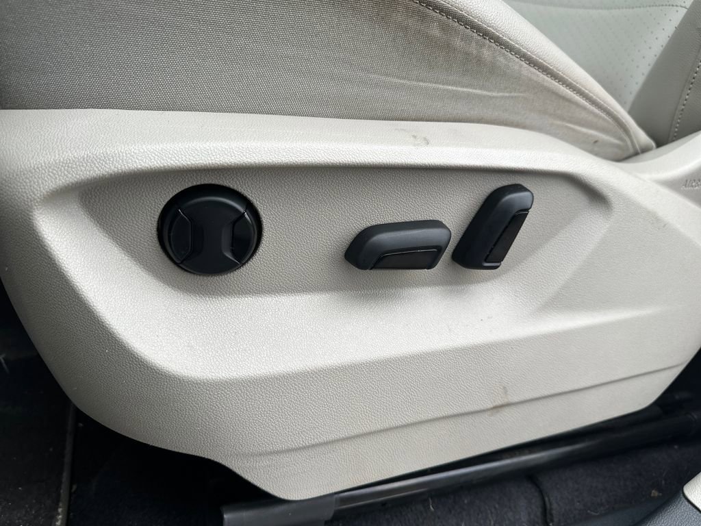 Certified 2022 Volkswagen Atlas SE image 4