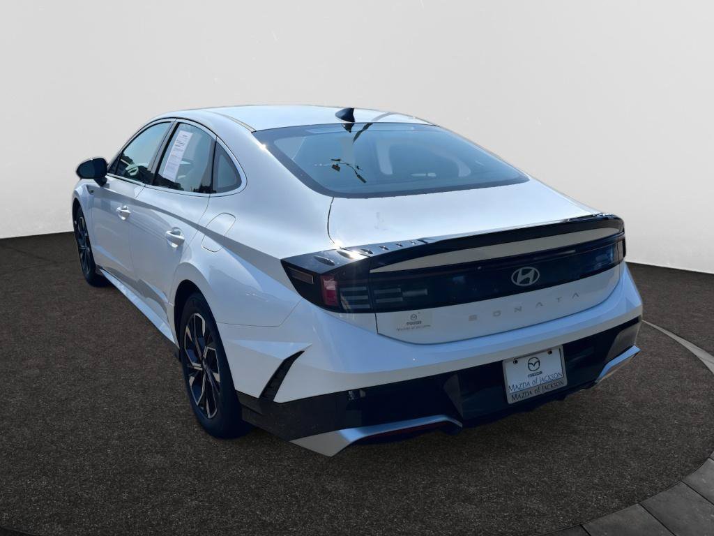 Used 2025 Hyundai Sonata SEL FWD image 3