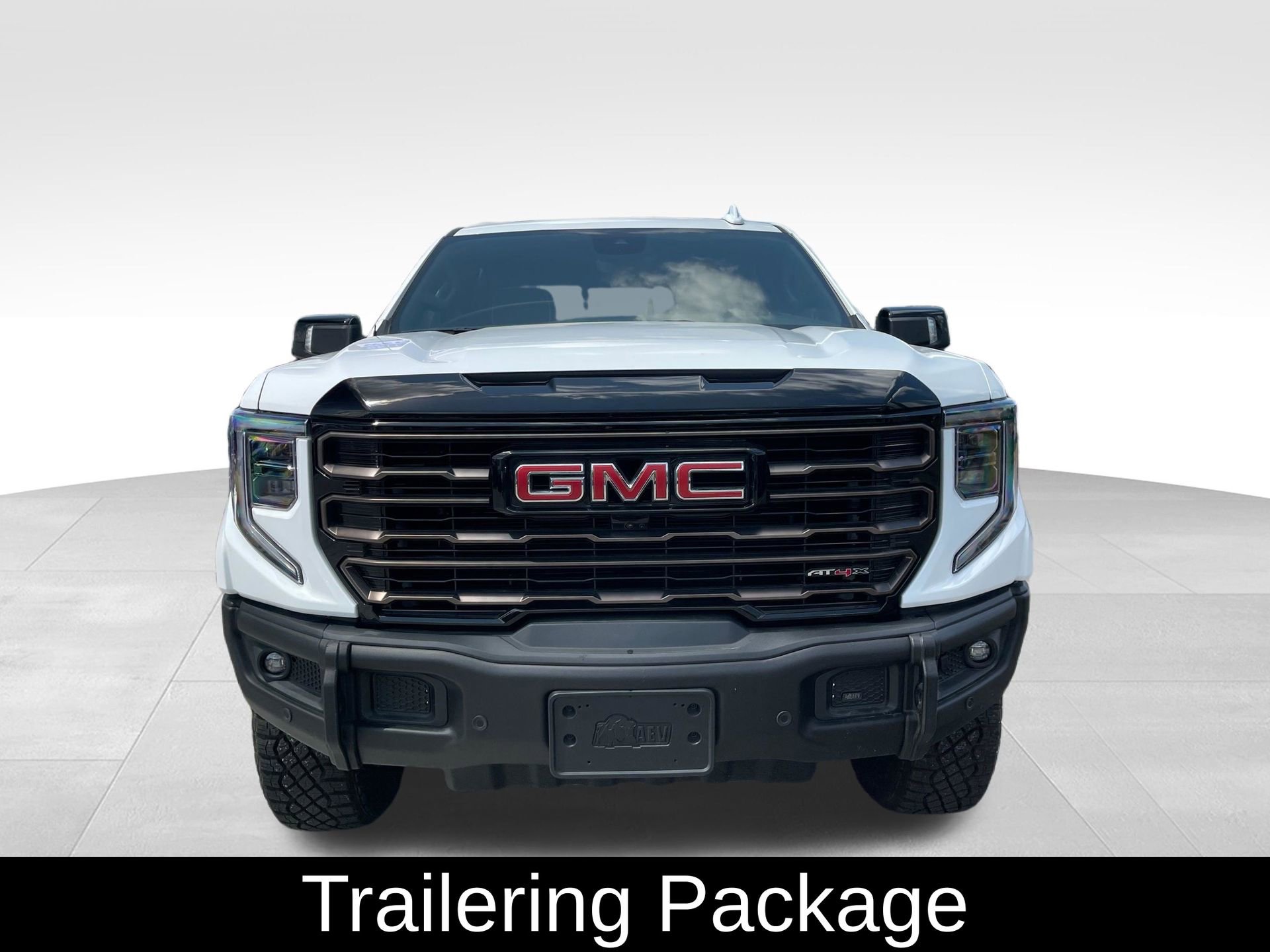 Used 2025 GMC Sierra 1500 AT4X image 2