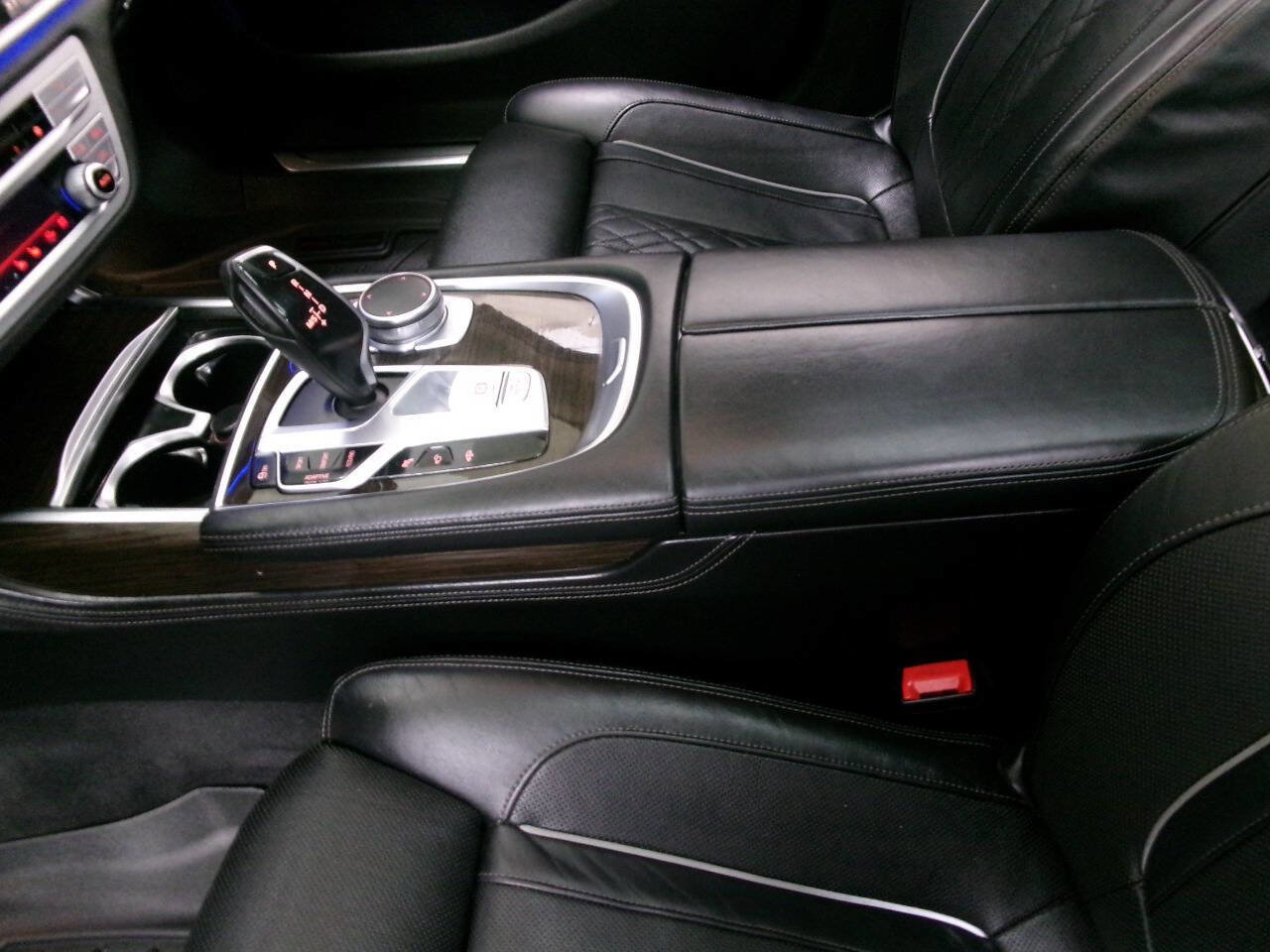 Used 2016 BMW 750i xDrive image 20