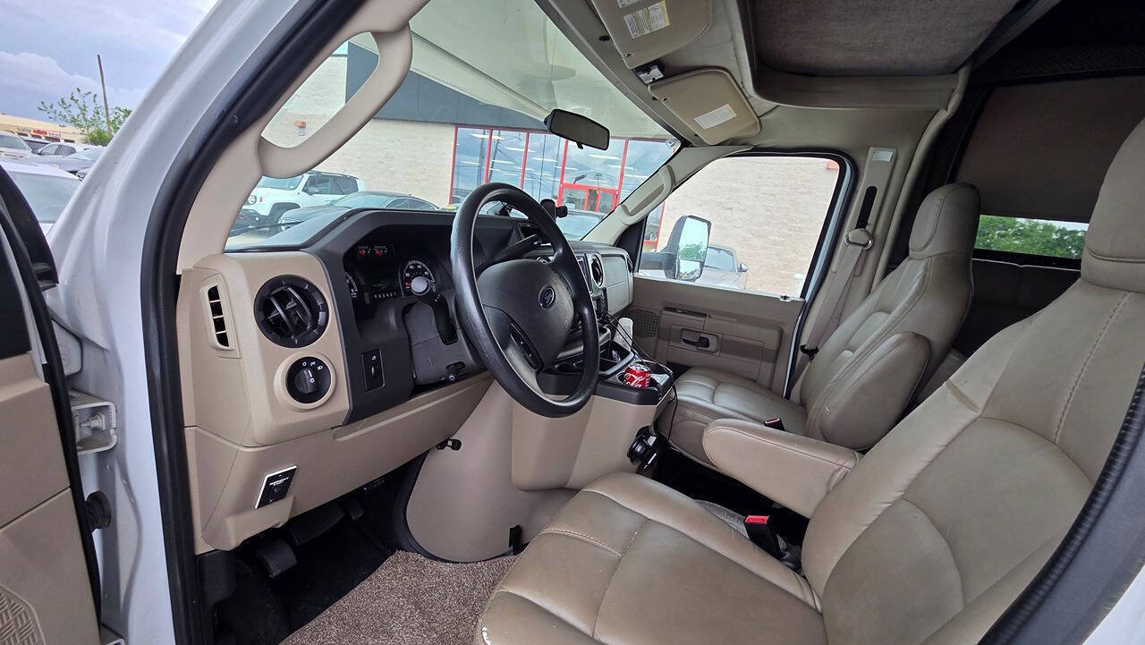 Used 2017 Ford E-450 and Econoline 450 Super Duty w/ Motorhome Prep Package RWD image 8