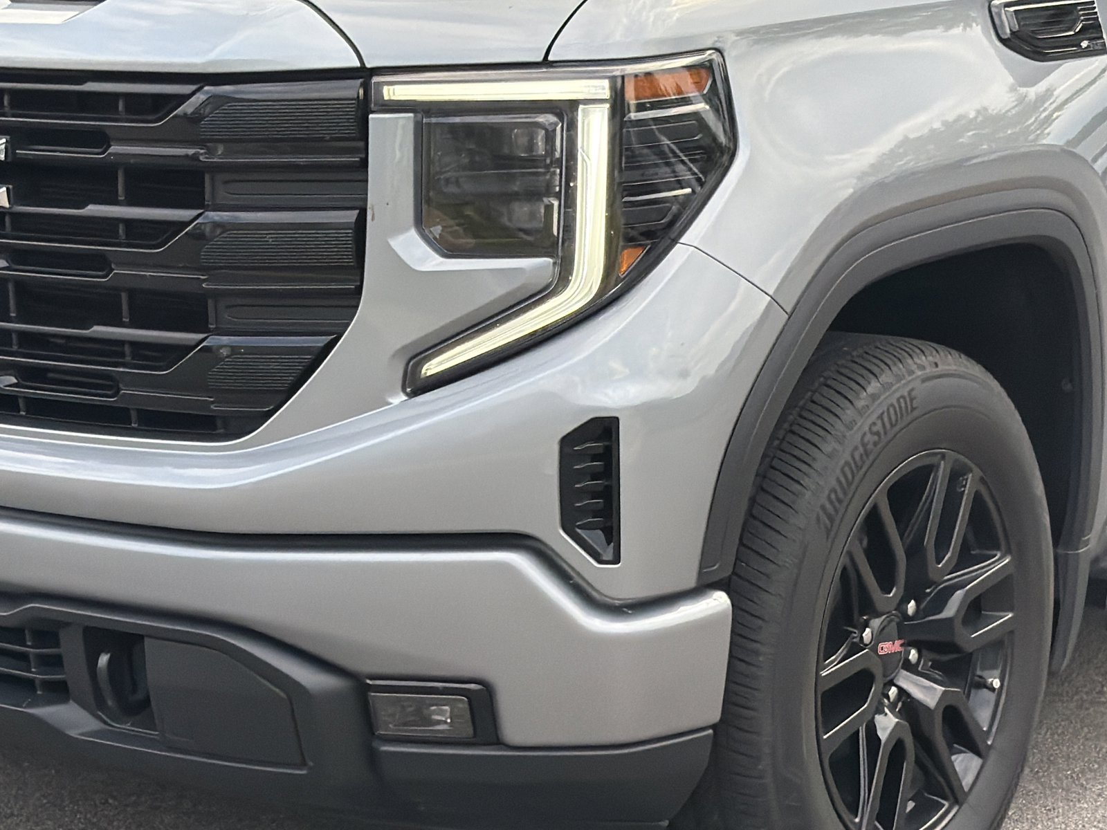 Used 2023 GMC Sierra 1500 Elevation AWD/4WD image 8