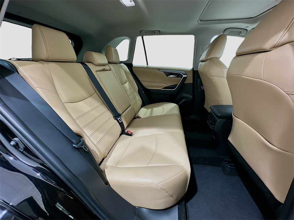 Used 2025 Toyota RAV4 XLE Premium image 27