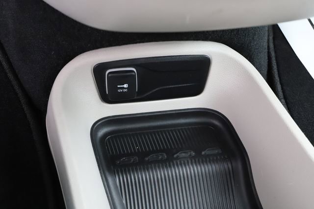Used 2024 Chrysler Pacifica Touring-L FWD image 28