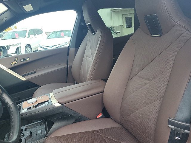 Used 2024 BMW iX xDrive50 w/ Premium Package AWD/4WD image 20