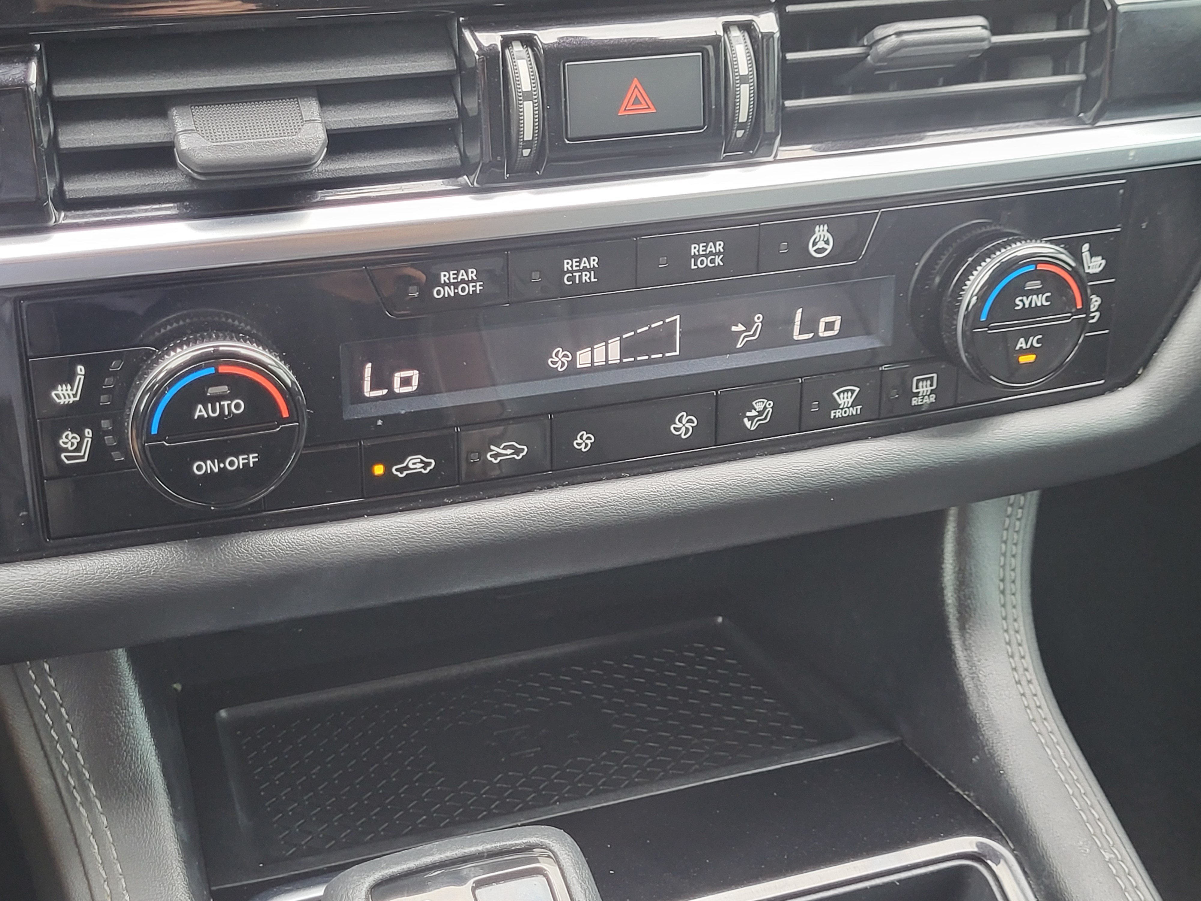 Certified 2023 Nissan Pathfinder Platinum FWD image 17