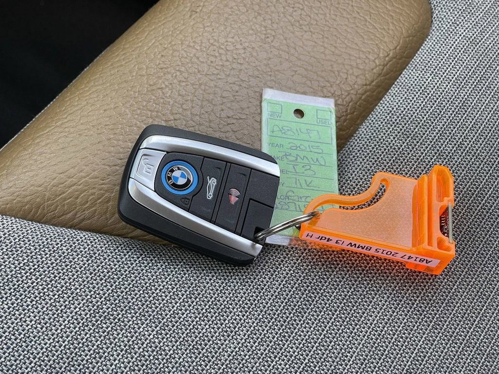 Used 2015 BMW i3 w/ Giga image 30