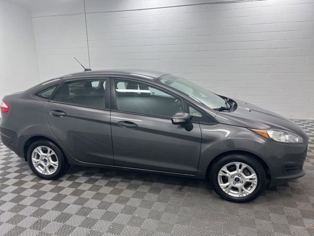 Used 2015 Ford Fiesta SE FWD image 4