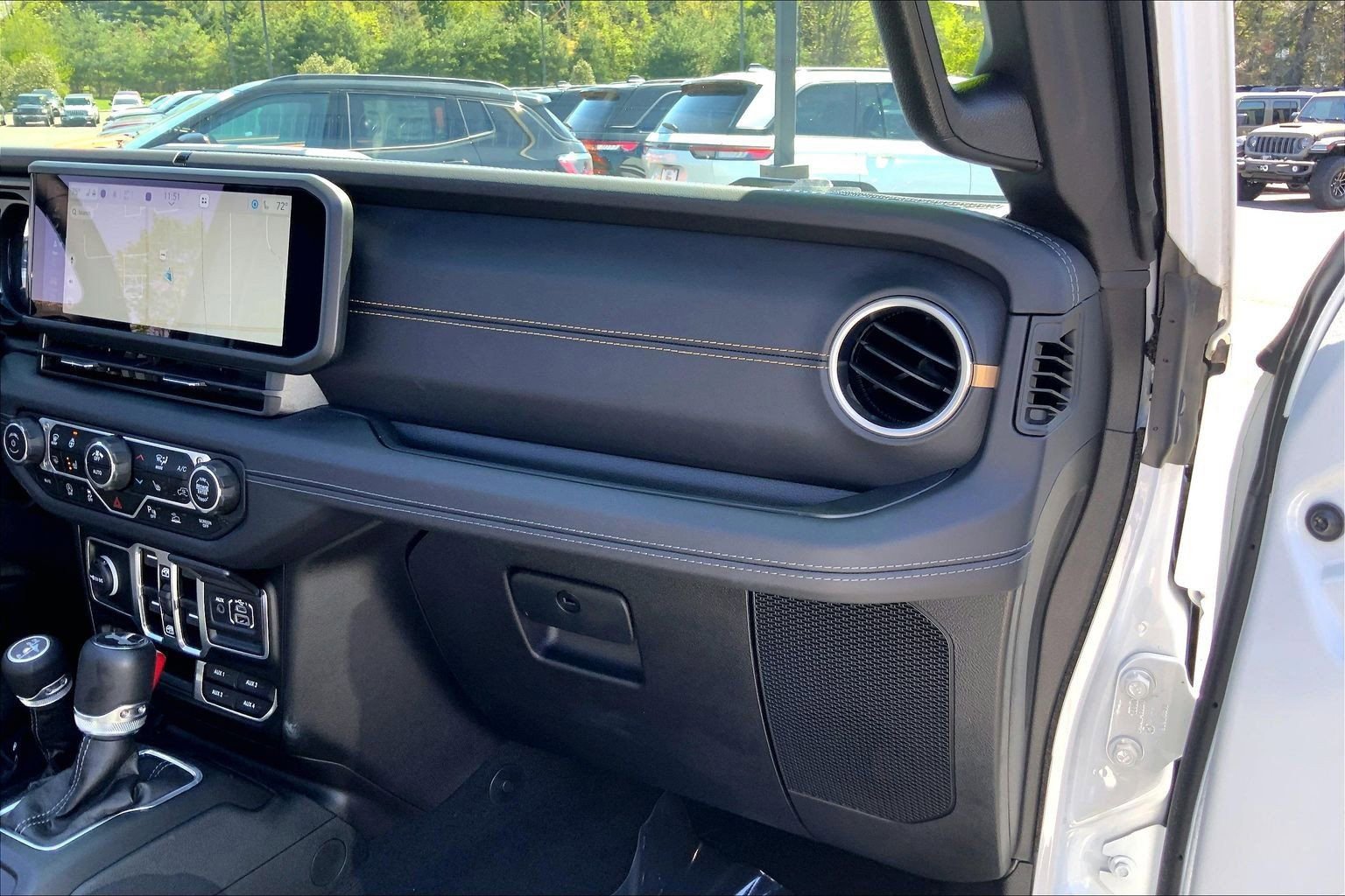 Certified 2025 Jeep Wrangler Sahara w/ Safety Group AWD/4WD image 17