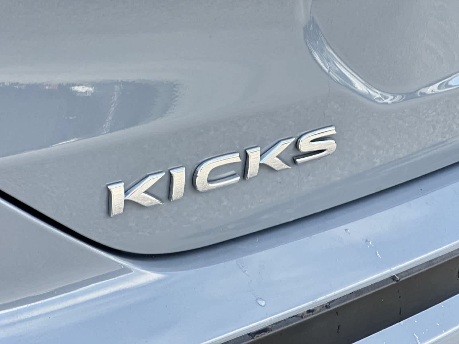 Used 2024 Nissan Kicks SV FWD image 11