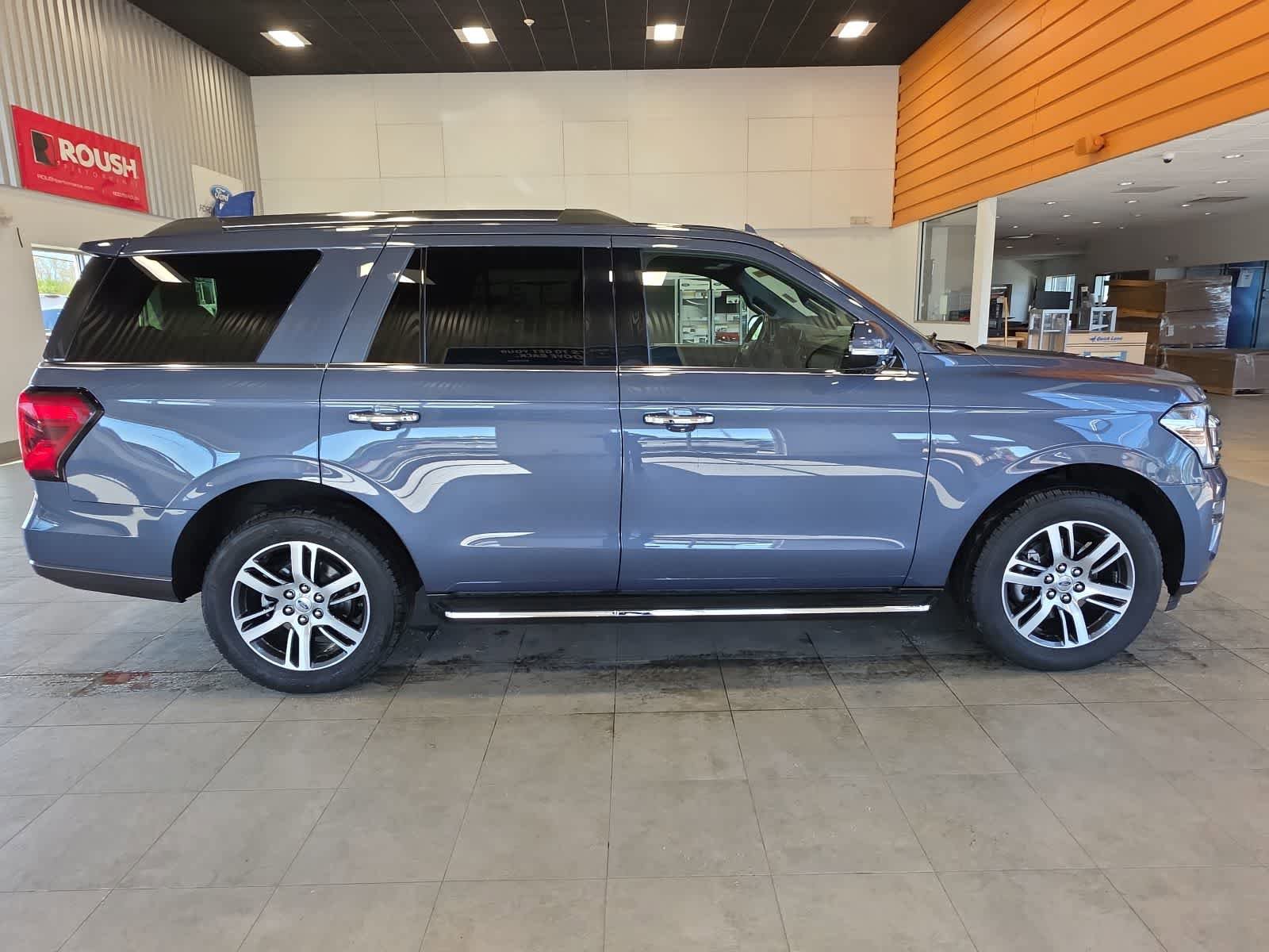 Used 2022 Ford Expedition Limited AWD/4WD image 6