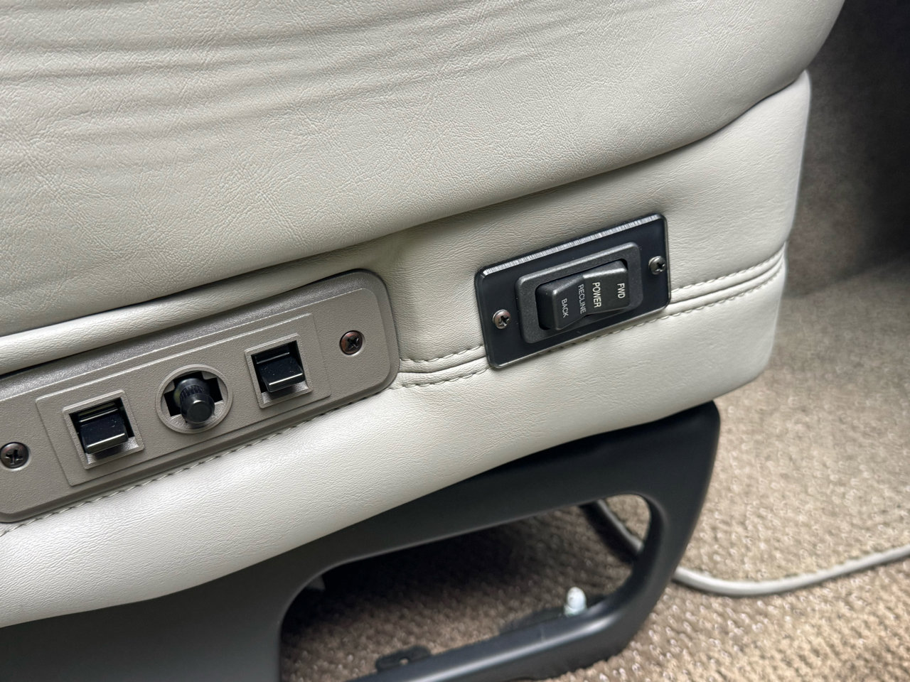 Used 2008 Chevrolet Express 1500 AWD w/ Preferred Equipment Group image 39