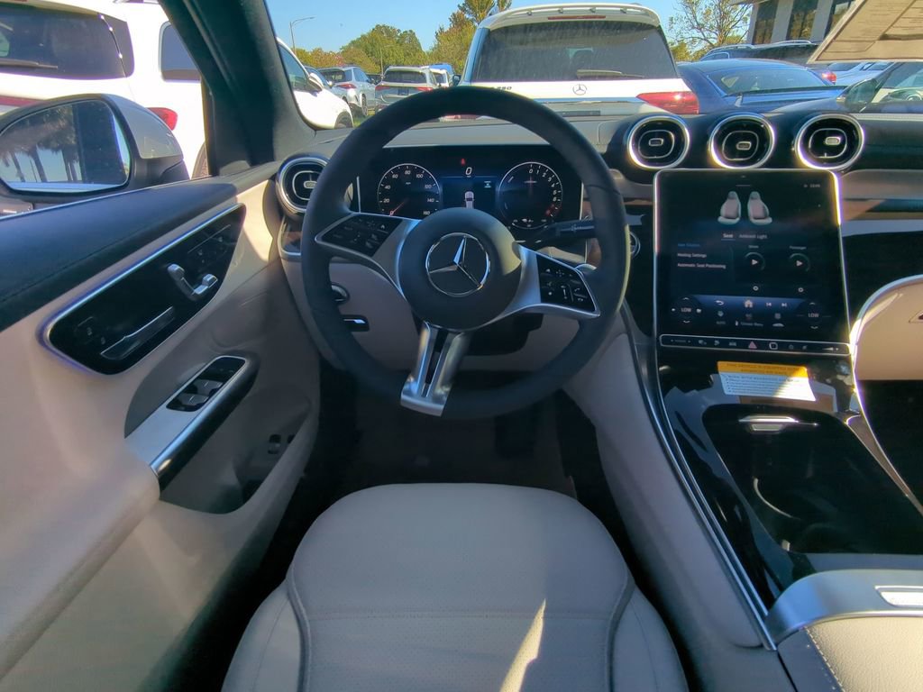 Certified 2025 Mercedes-Benz GLC 350e 4MATIC image 3