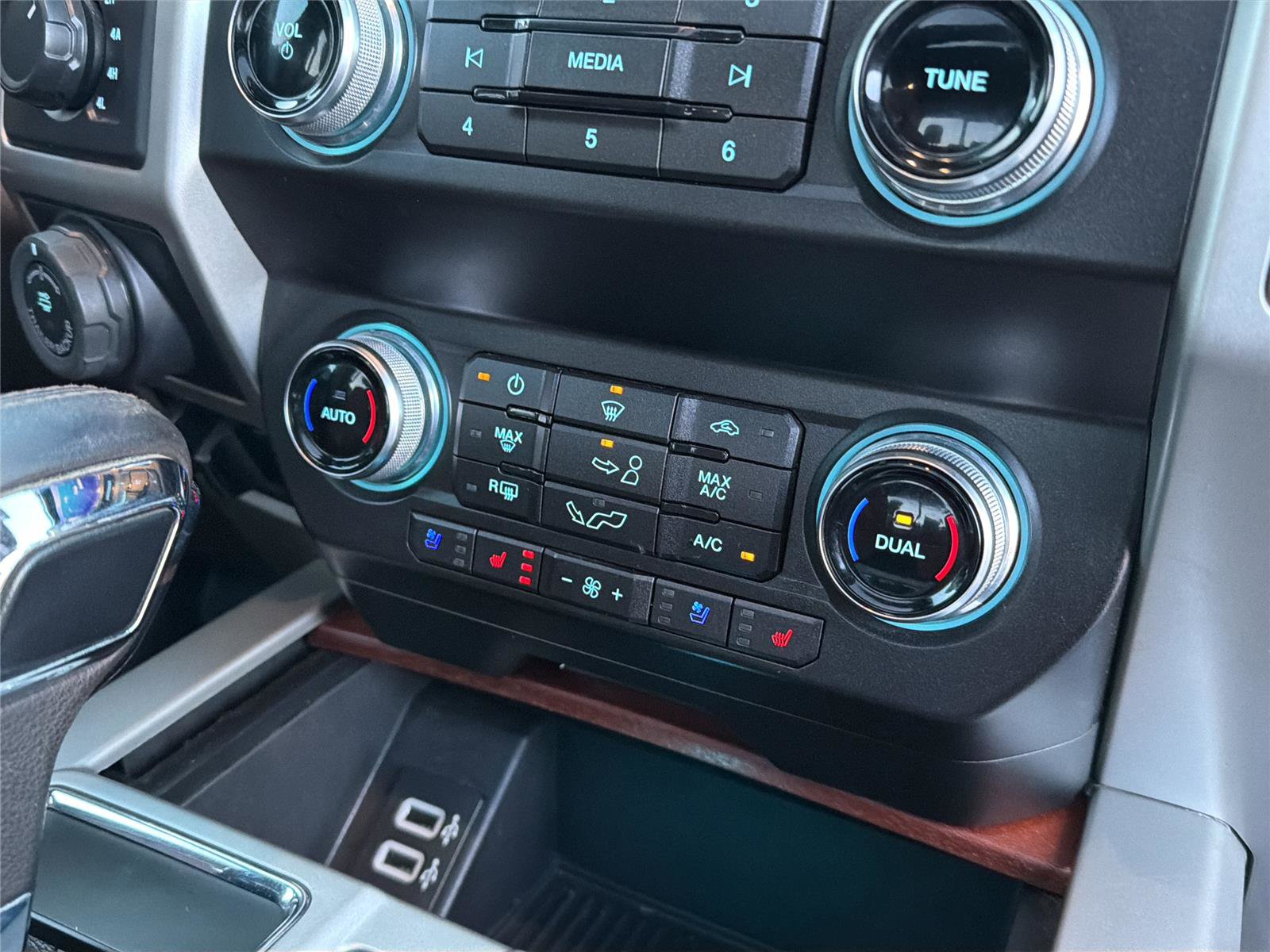 Used 2019 Ford F150 King Ranch w/ Equipment Group 601A Luxury image 27