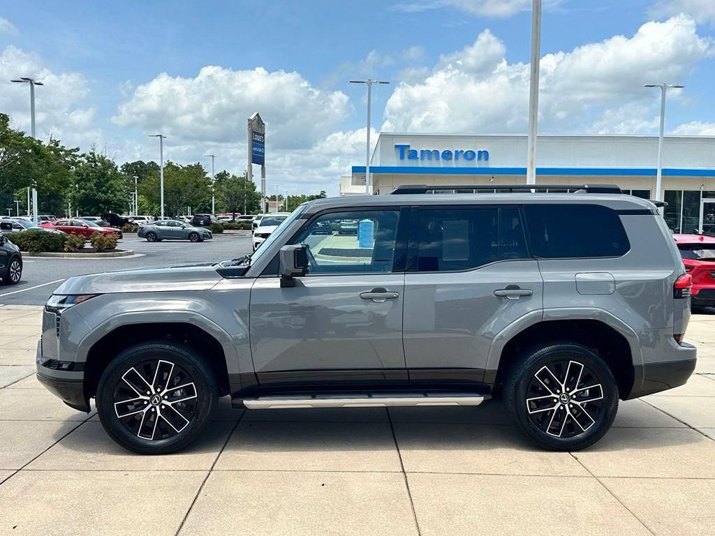 Used 2024 Lexus GX 550 w/ Accessory Package (2T) AWD/4WD image 31