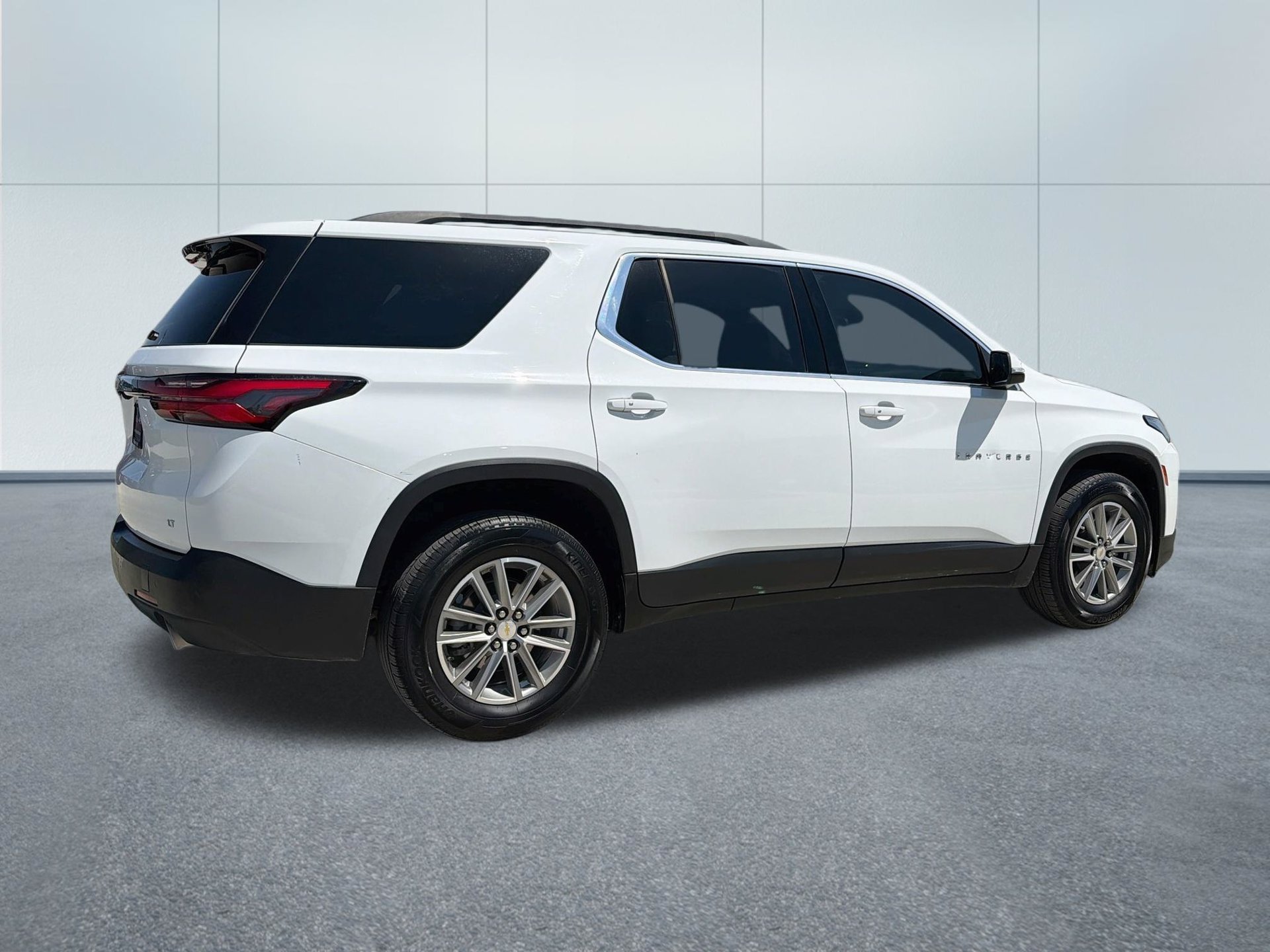 Used 2022 Chevrolet Traverse LT FWD image 5