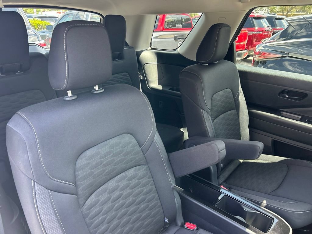 Certified 2025 Nissan Pathfinder SV w/ SV Premium Package FWD image 51
