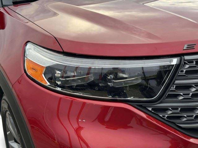 Used 2024 Ford Explorer XLT w/ Equipment Group 202A RWD image 11