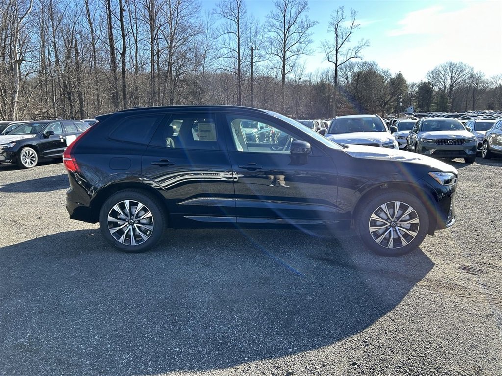 New 2025 Volvo XC60 B5 Core w/ Protection Package Premier image 4